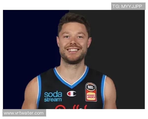 墨尔本联与波斯野猫激战在即球迷期待精彩对决与精彩表现